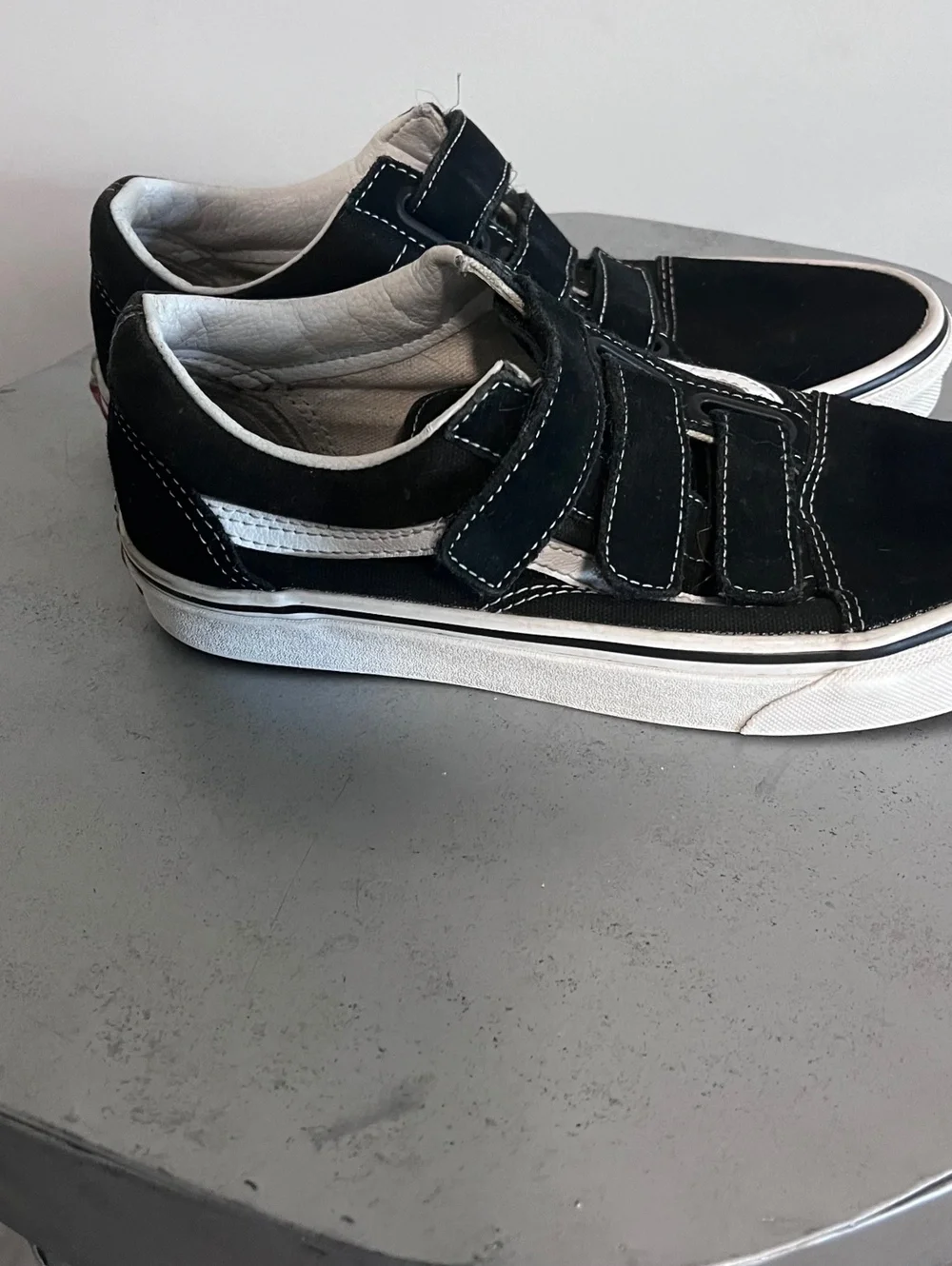 Vans Skater Old Skool V Black White Sneakers Men’s 6.5 Women’s 8 Velcro
